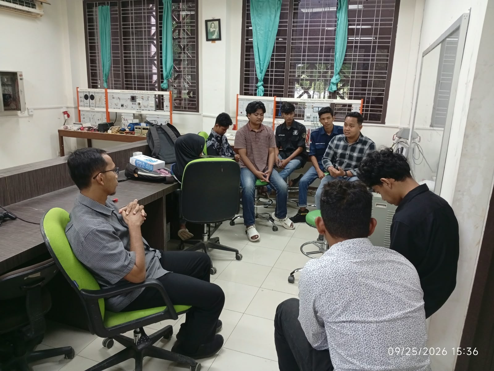 Dorong Inovasi Ramah Lingkungan, PTE UIN Ar-Raniry Bersama WWF Internasional Gelar Diskusi Teknologi Listrik Berkelanjutan